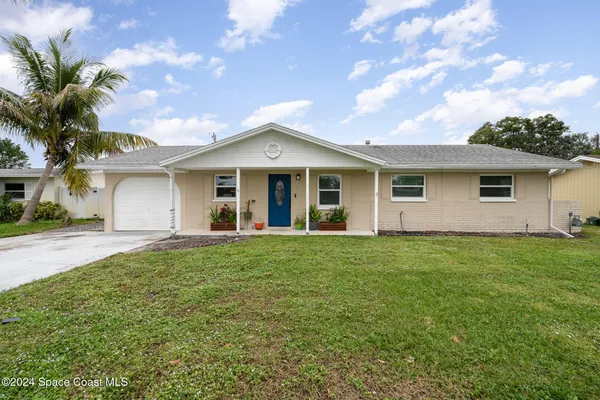 $2,800 | 800 1st Street, Merritt Island, FL 32953