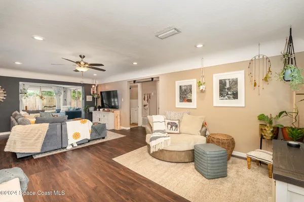 $2,800 | 800 1st Street, Merritt Island, FL 32953