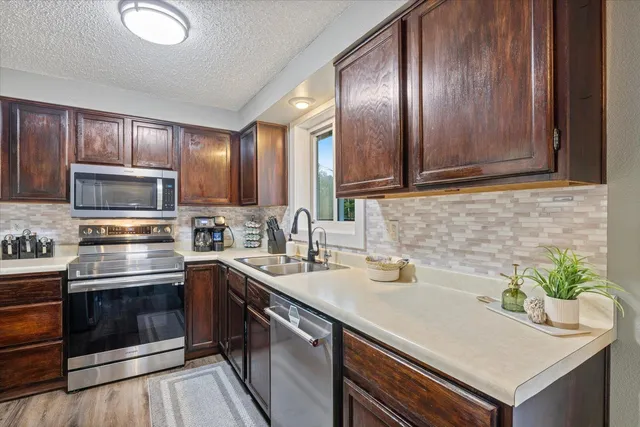 $370,000 | 808 Center Drive, Chisholm, MN 55719