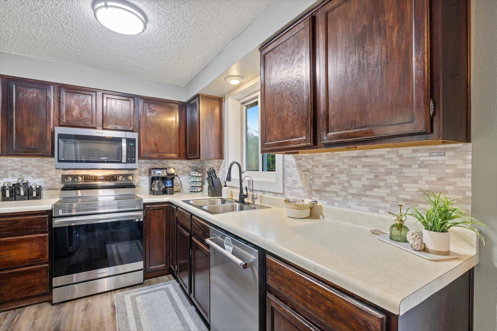 808 Center Drive Chisholm, MN 55719 - Photo 14 of 63