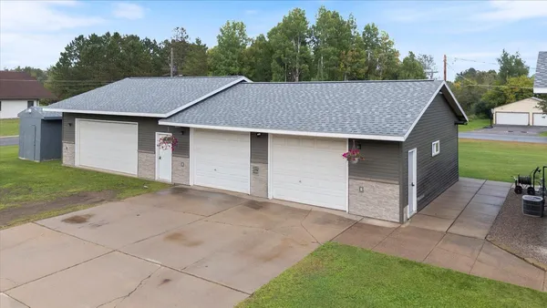 $365,000 | 808 Center Drive, Chisholm, MN 55719