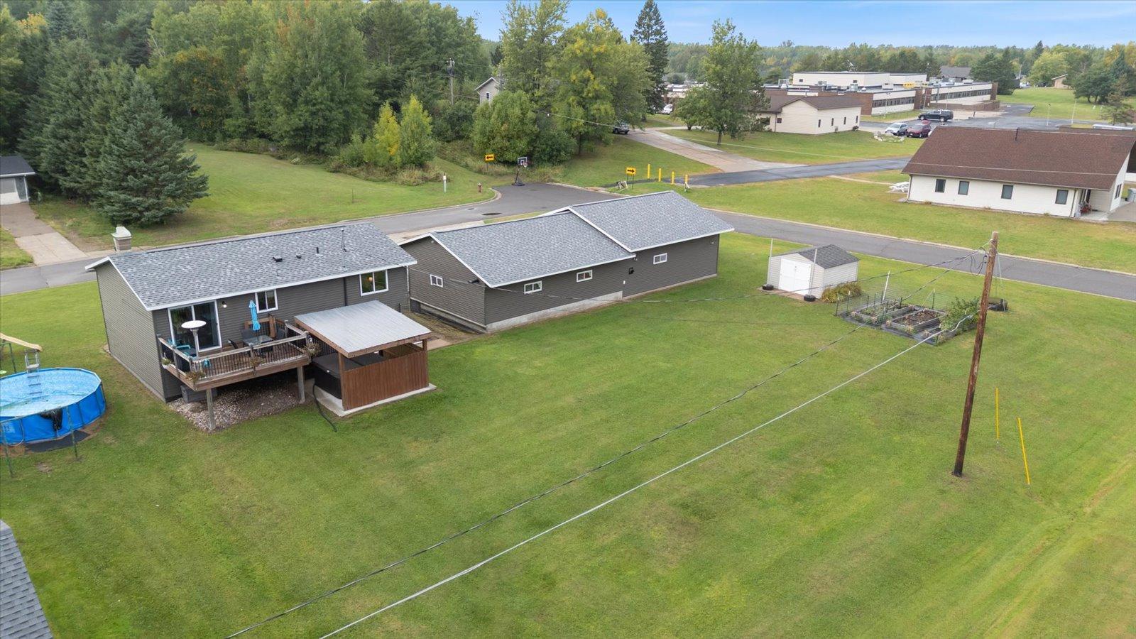 808 Center Drive Chisholm, MN 55719 - Photo 3 of 63