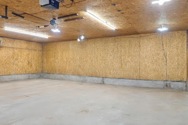 $349,999 | 808 Center Drive, Chisholm, MN 55719