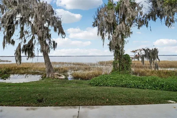 $319,000 | 2225 Cypress Court, Unit 2C, Tavares, FL 32778