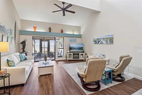 $319,000 | 2225 Cypress Court, Unit 2C, Tavares, FL 32778