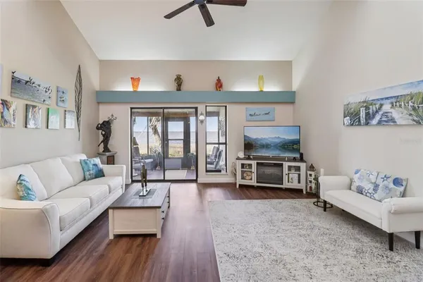 $319,000 | 2225 Cypress Court, Unit 2C, Tavares, FL 32778