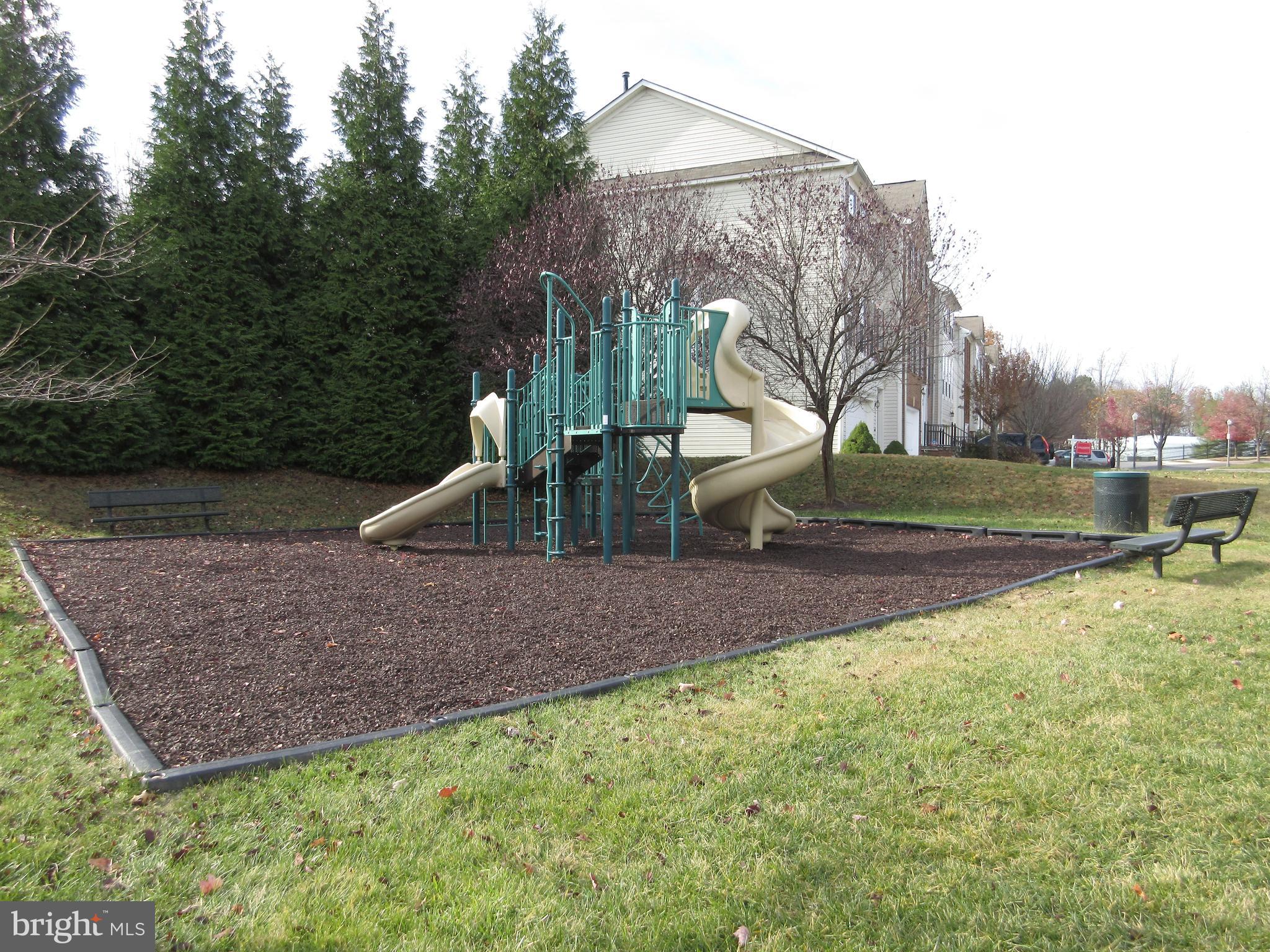 28 Inkberry Circle Gaithersburg, MD 20877 - Photo 24 of 31 Tot lot playground