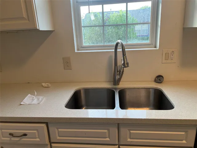 $324,400 | 317-319 East B Street, La Porte, TX 77571