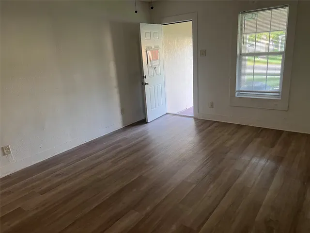 $324,400 | 317-319 East B Street, La Porte, TX 77571