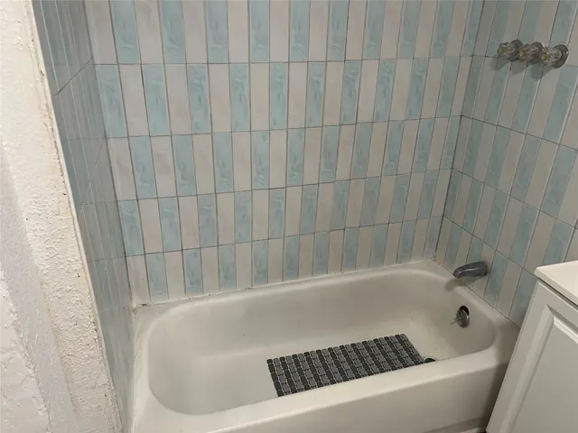 $324,400 | 317-319 East B Street, La Porte, TX 77571