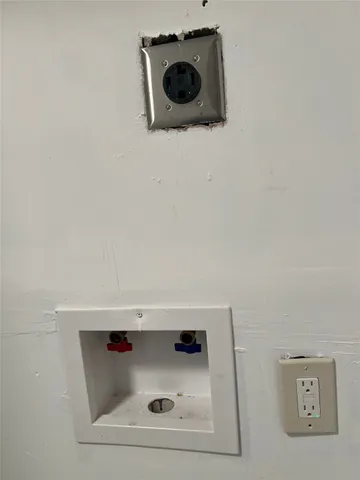 $324,400 | 317-319 East B Street, La Porte, TX 77571