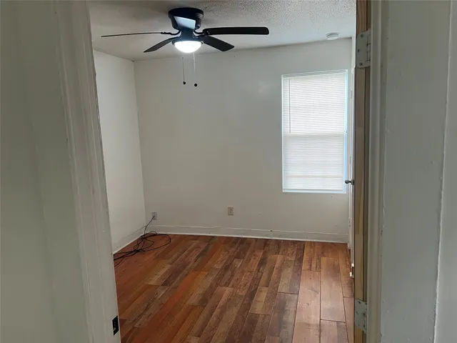 $324,400 | 317-319 East B Street, La Porte, TX 77571