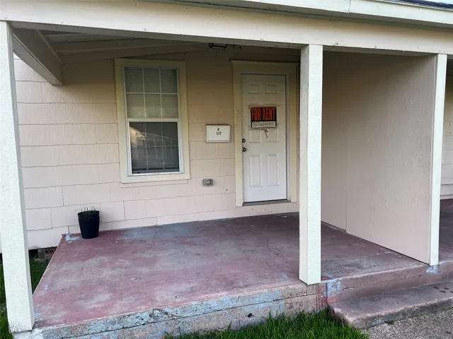 $324,400 | 317-319 East B Street, La Porte, TX 77571