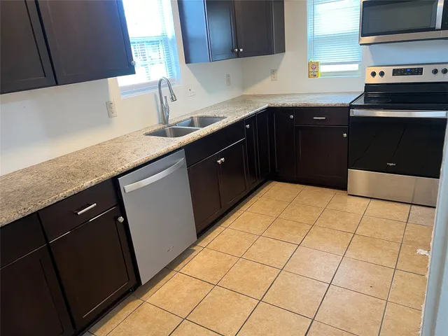 $324,400 | 317-319 East B Street, La Porte, TX 77571