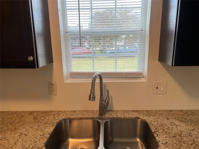 $324,400 | 317-319 East B Street, La Porte, TX 77571