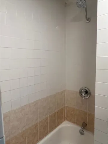 $324,400 | 317-319 East B Street, La Porte, TX 77571