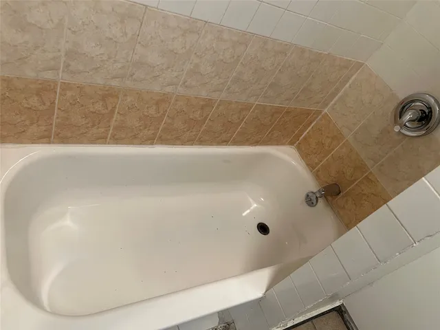 $324,400 | 317-319 East B Street, La Porte, TX 77571