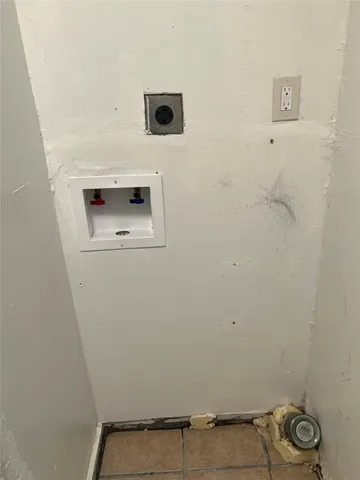 $324,400 | 317-319 East B Street, La Porte, TX 77571