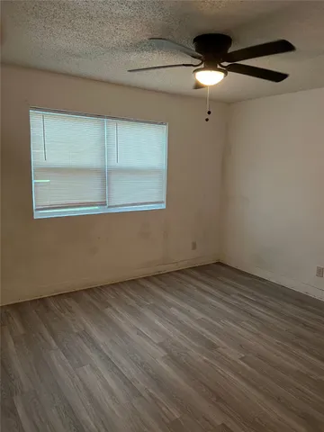 $324,400 | 317-319 East B Street, La Porte, TX 77571