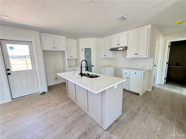 $1,700 | 2209 Lana Street, Weslaco, TX 78596