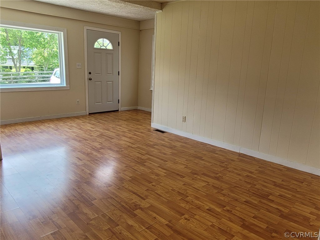 6742 Dudley Ferry Road Radford, VA 24141 - Photo 6 of 20 Gallery Image 6
