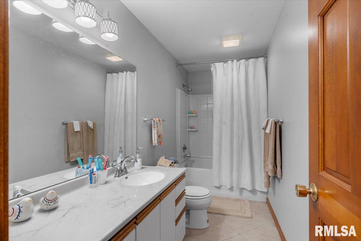 2601 Meadow Pointe Drive Springfield, IL 62702 - Photo 29 of 46