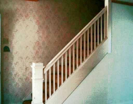 312 Jackson Avenue Vandergrift, PA 15690 - Photo 3 of 7 Living Room.