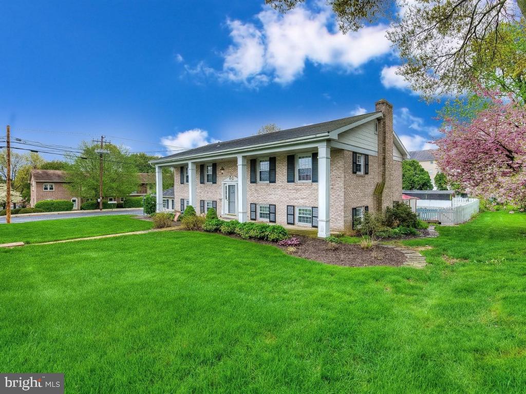 43 Miller Road Akron, PA 17501 - Photo 2 of 28
