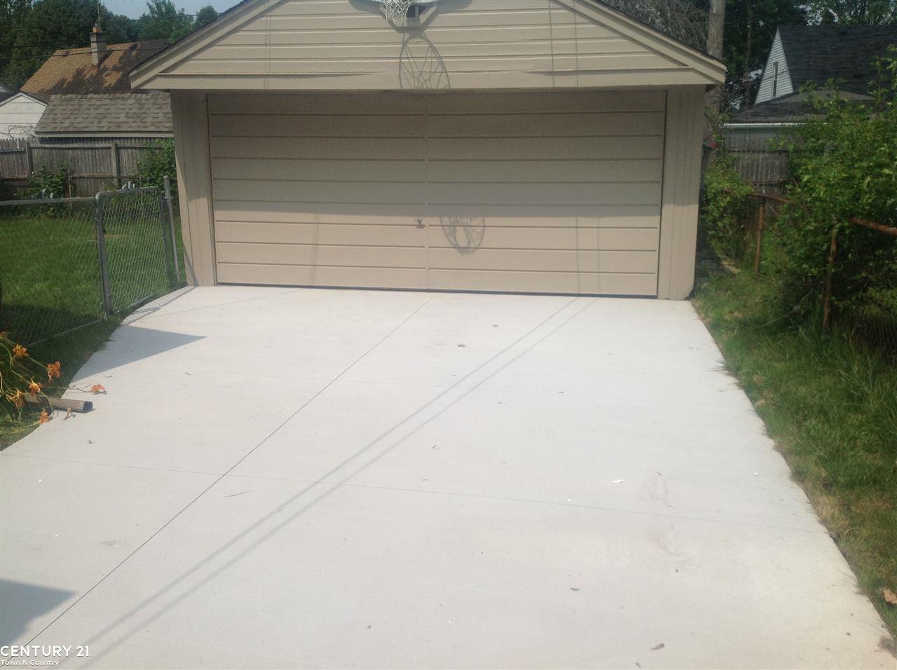 1520 Hampton Road Mount Clemens, MI 48043 - Photo 4 of 19
