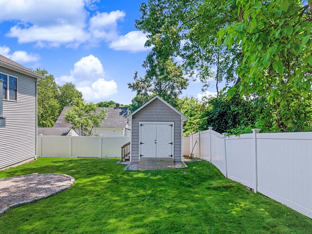 7 Cadman Street Worcester, MA 01604 - Photo 39 of 42