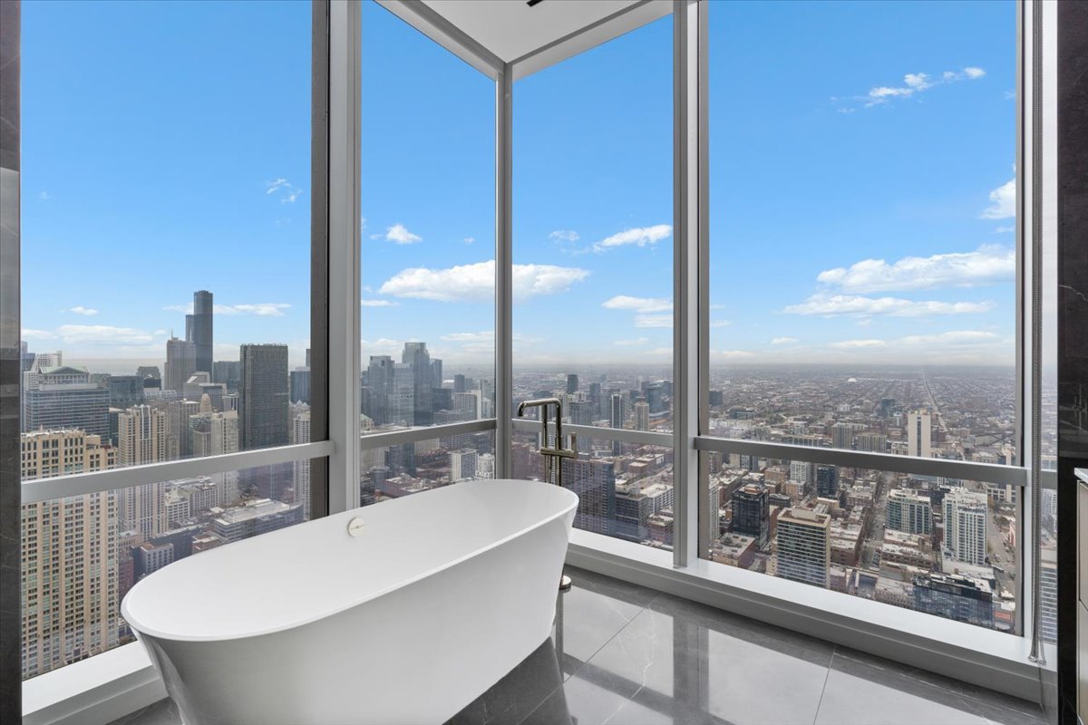 14 West Superior Street, Unit 6002 Chicago, IL 60654 - Photo 23 of 44 a view of a city from a balcony