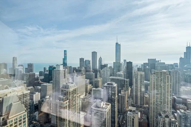 $3,400,000 | 14 West Superior Street, Unit 6002, Chicago, IL 60654
