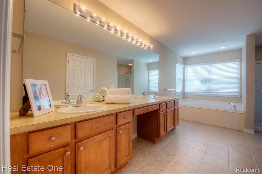 4293 Merriman Loop Howell, MI 48843 - Photo 25 of 34
