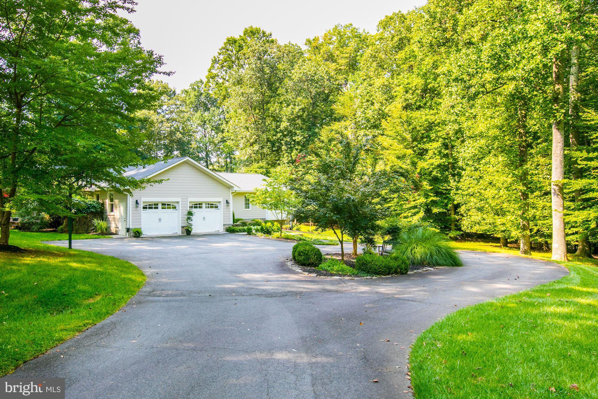 304 Springvale Road Great Falls, VA 22066 - Photo 2 of 25 Exterior (Front)