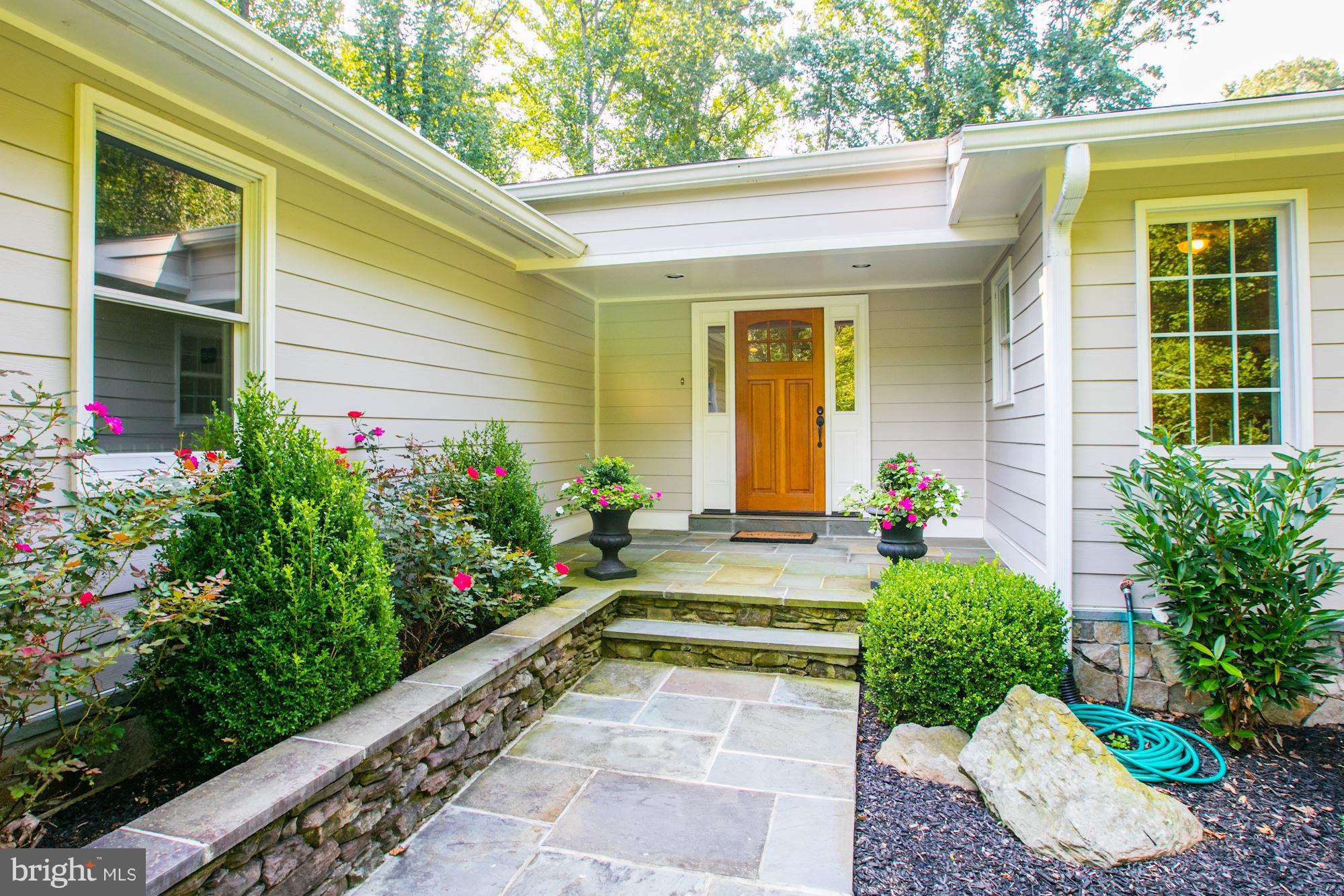304 Springvale Road Great Falls, VA 22066 - Photo 3 of 25 Exterior (Front)