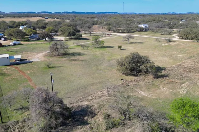 $276,000 | St-johnson City Tx 78636 Street, Johnson City, TX 78636