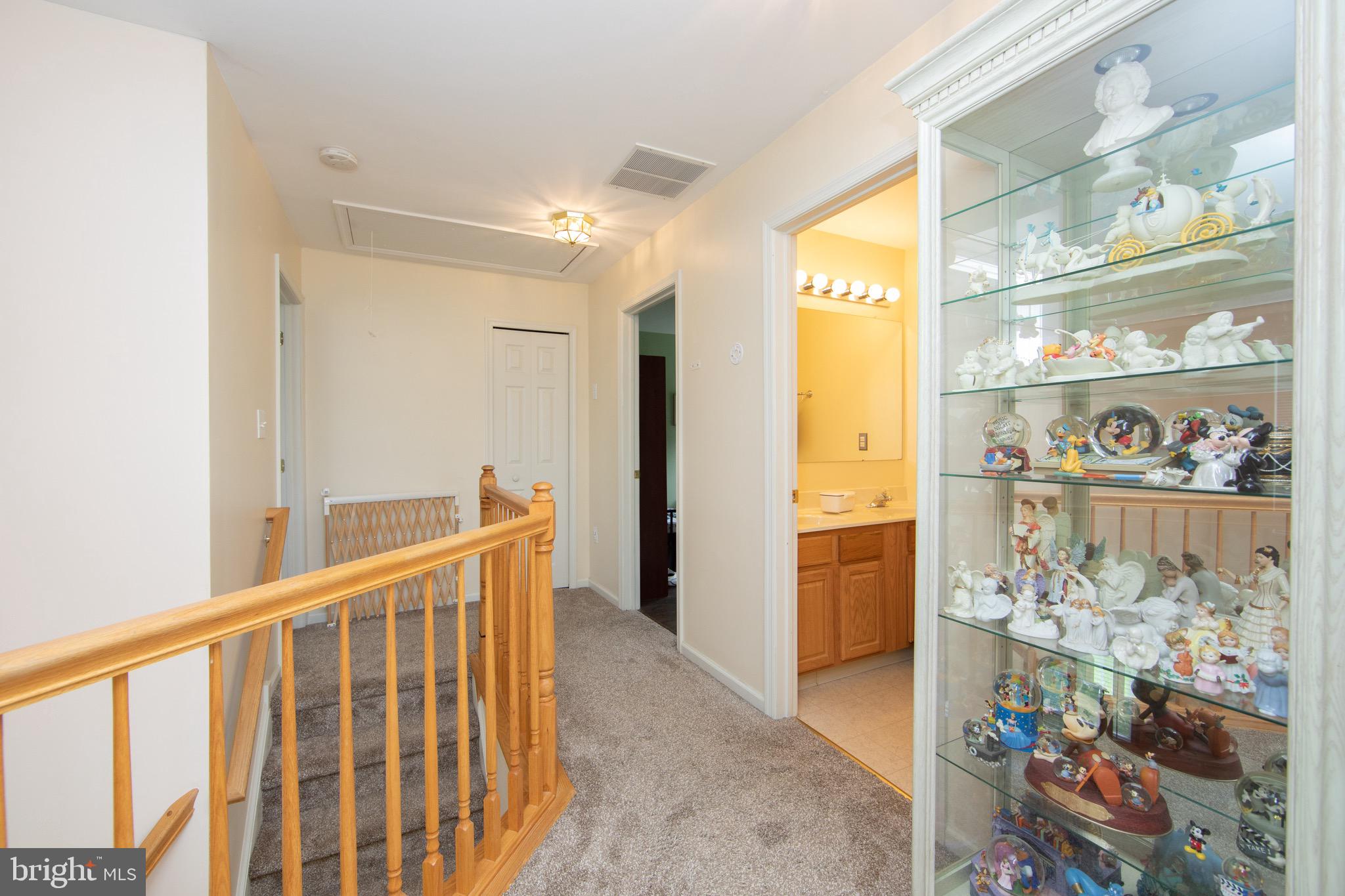 71 Sunset Drive Mount Royal, NJ 08061 - Photo 19 of 39 Hallway