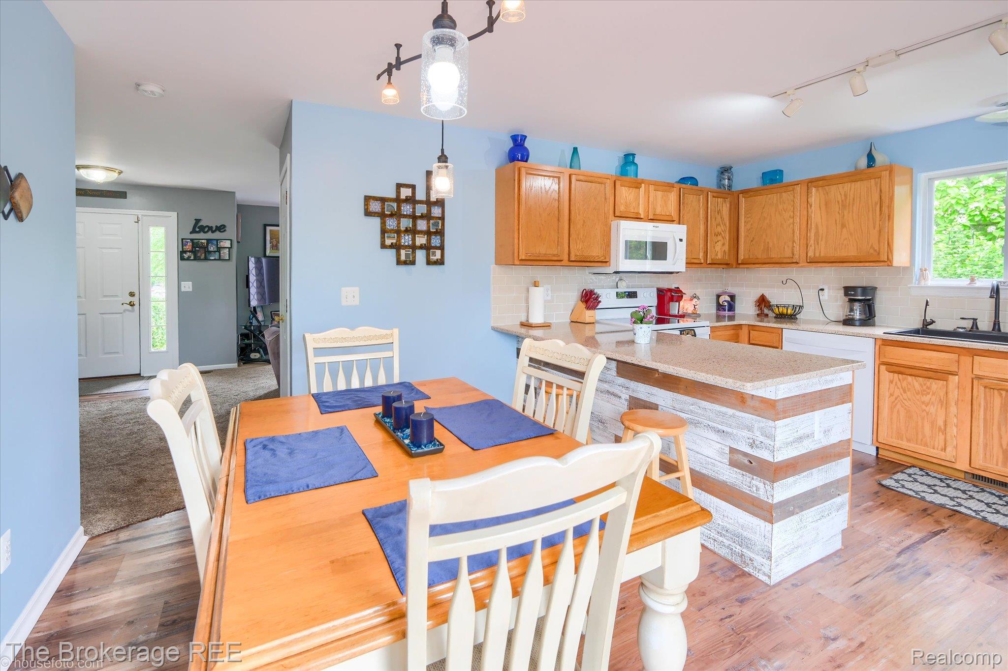 4432 North Belsay Road Flint, MI 48506 - Photo 33 of 79 35-Housefoto_DSCF9277-HDR(3).jpg
