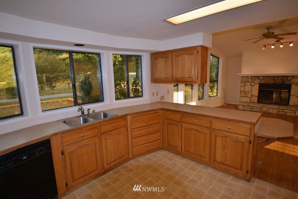 4427 183rd Avenue Southwest Rochester, WA 98579 - Photo 6 of 16