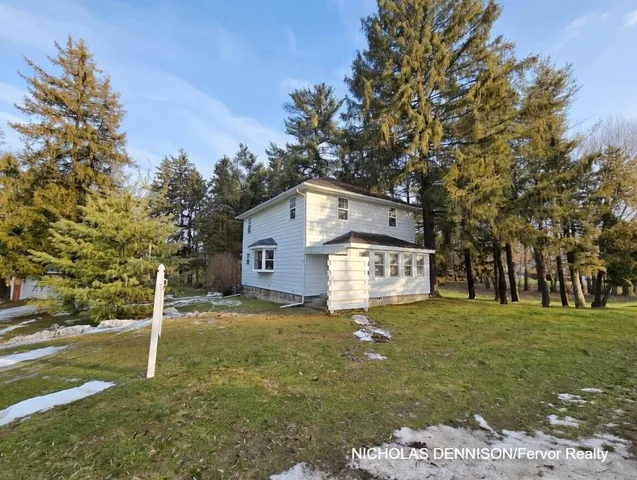 $264,900 | 7072 North River Highway, Grand Ledge, MI 48837