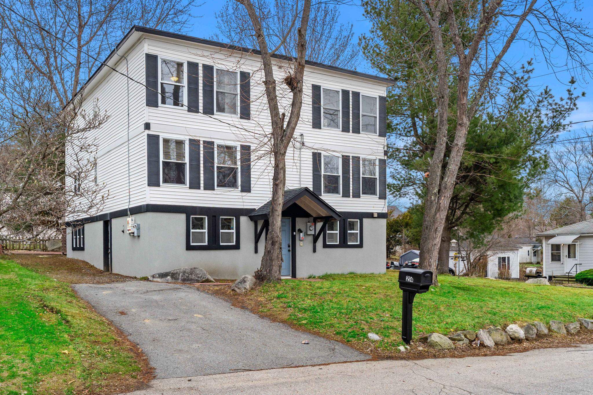 214 Maplehurst Avenue Manchester, NH 03104 - Photo 3 of 58