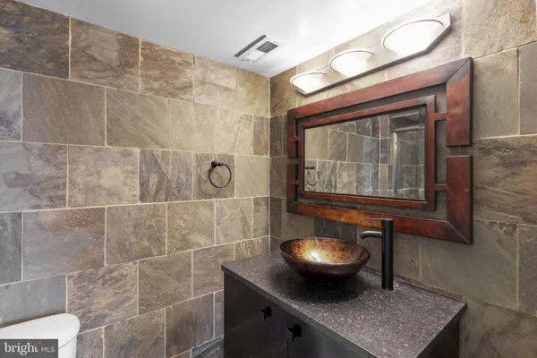 $275,000 | 2100 Washington Avenue, Unit 9D, Silver Spring, MD 20910