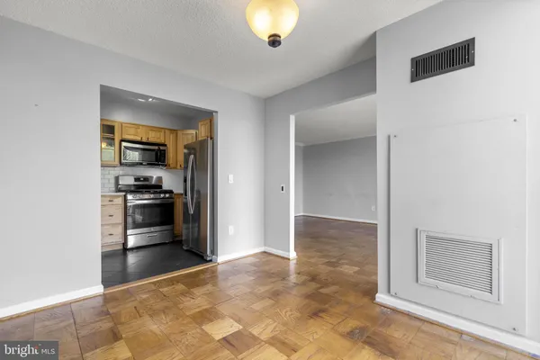 $275,000 | 2100 Washington Avenue, Unit 9D, Silver Spring, MD 20910