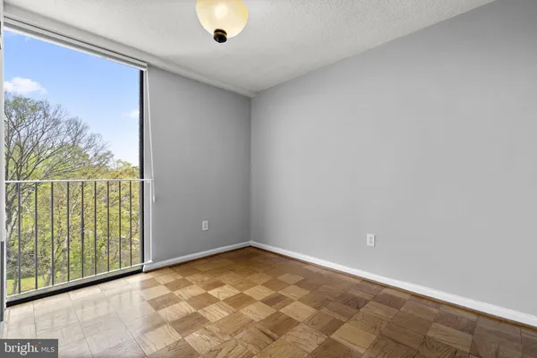 $275,000 | 2100 Washington Avenue, Unit 9D, Silver Spring, MD 20910