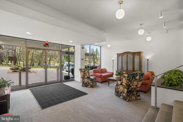 $275,000 | 2100 Washington Avenue, Unit 9D, Silver Spring, MD 20910