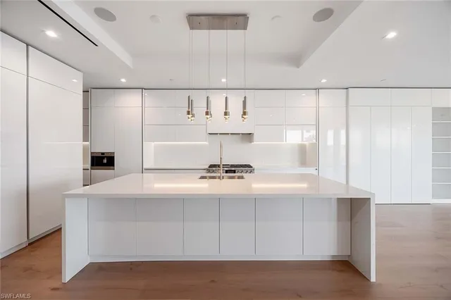 $5,995,000 | 1165 8th Street South, Unit 201, Naples, FL 34102