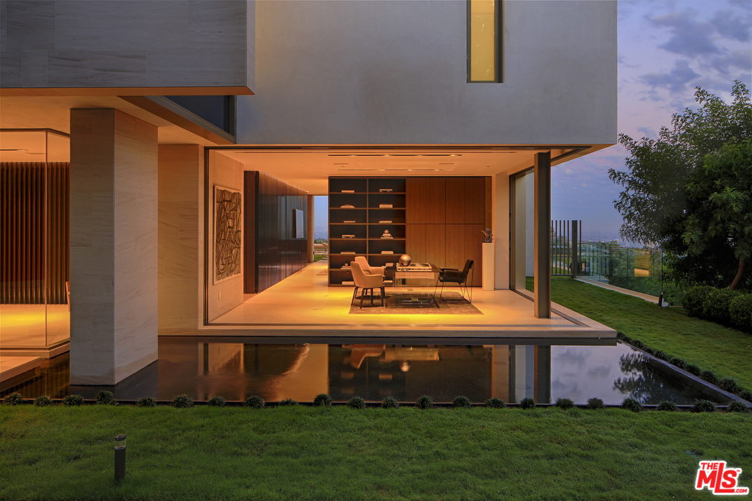 900 Stradella Road Los Angeles, CA 90077 - Photo 3 of 16