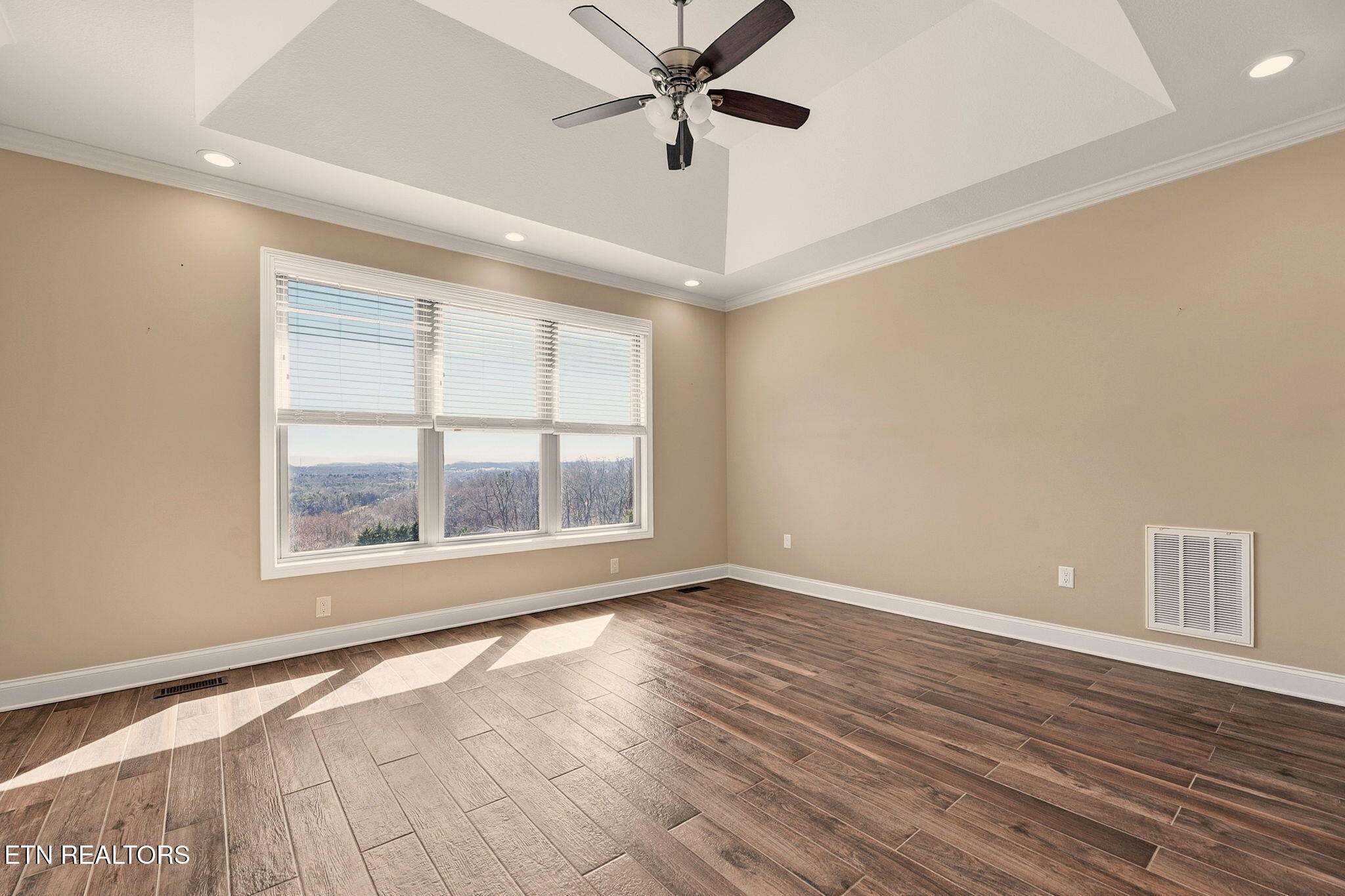 7418 Youmans Lane Corryton, TN 37721 - Photo 23 of 50 Primary Bedroom