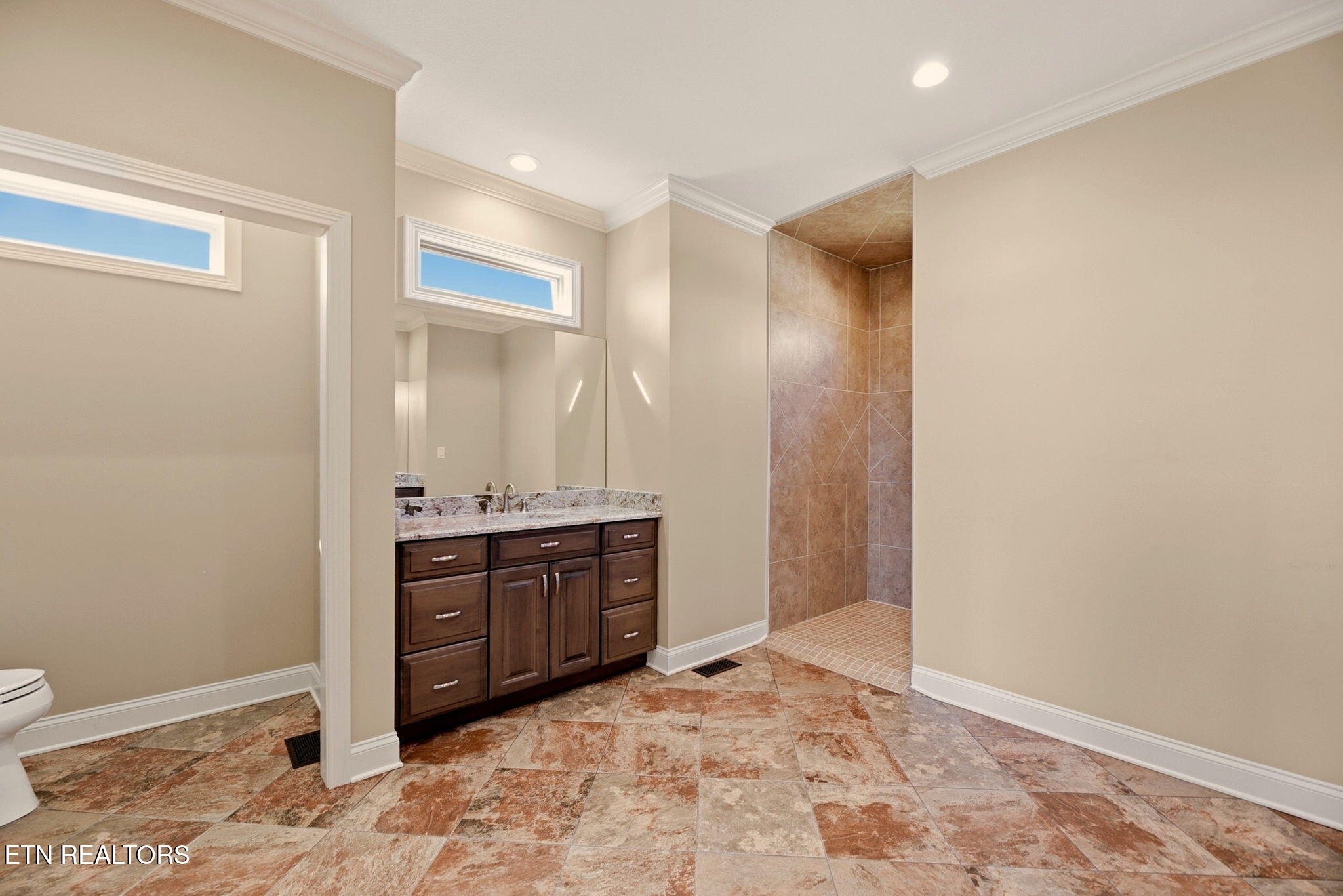 7418 Youmans Lane Corryton, TN 37721 - Photo 24 of 50 Primary Bathroom