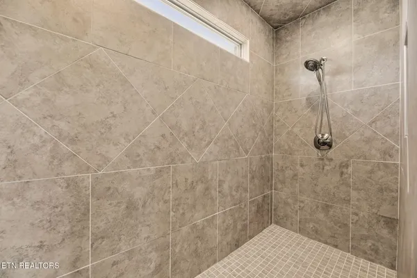 $829,000 | 7418 Youmans Lane, Corryton, TN 37721